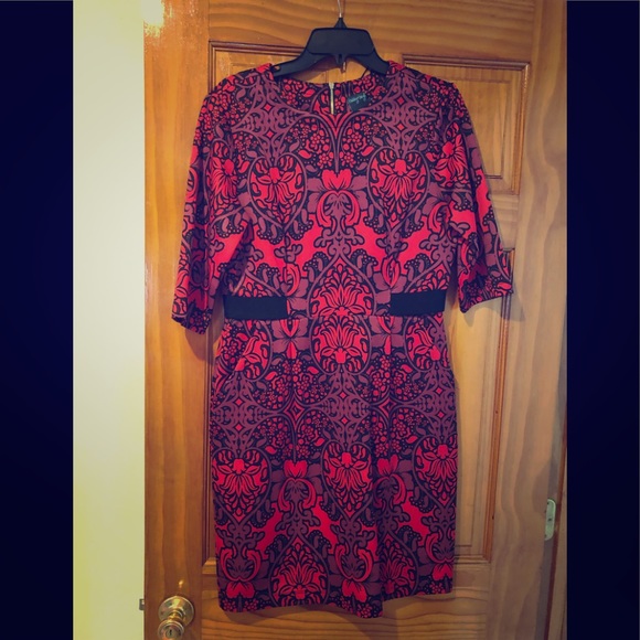 Gabby Skye size 10 red and black dress - Picture 1 of 3